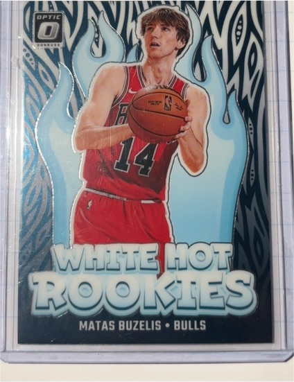 2024-25 Panini Donruss Optic #10 Matas Buzelis White Hot Rookies — front