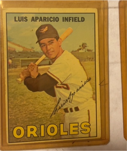 1967 Topps #60 Luis Aparicio — front