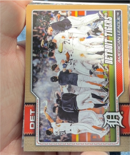 2026 Topps Series 1 #262 Detroit Tigers Team Card Gold — front