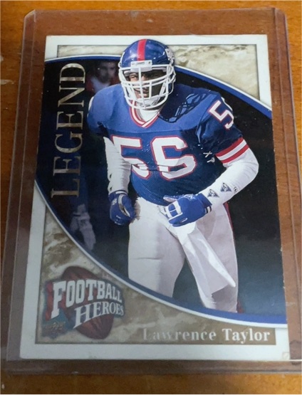 2009 Upper Deck Football Heroes Legend #285 Lawrence Taylor — front