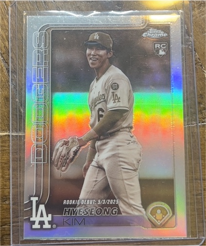 2025 Topps Chrome Update #152 Hyeseong Kim Rookie Debut Sepia Refractor Dodgers — front