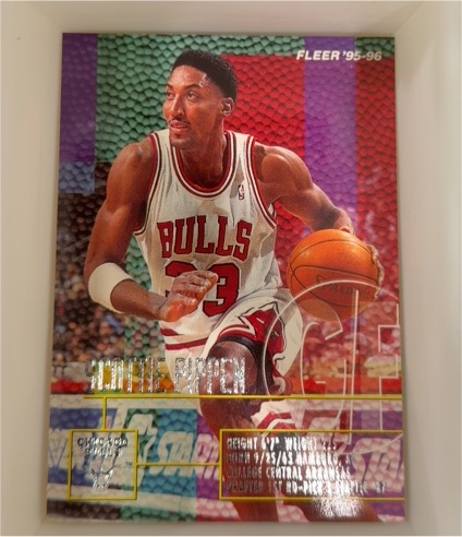 1995-96 Fleer #26 Scottie Pippen — front