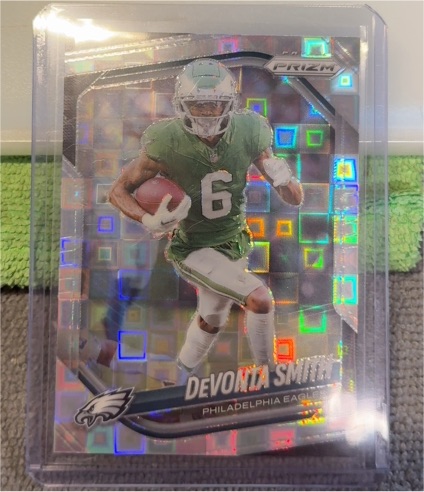 2025 Panini Prizm #70 DeVonta Smith — front