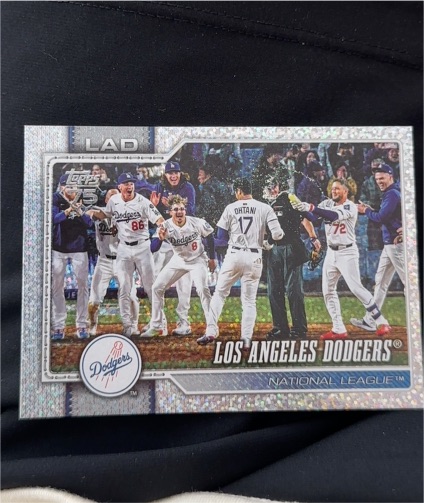2026 Topps Series 1 #256 Los Angeles Dodgers Team Card — front