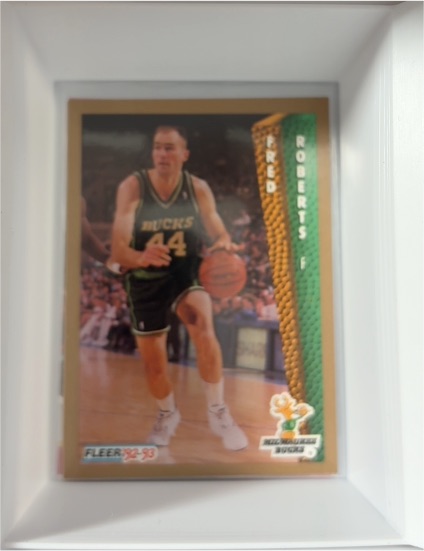 1992-93 Fleer #129 Fred Roberts Milwaukee Bucks — front