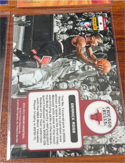 2012 Panini Hoops #4 Derrick Rose — front