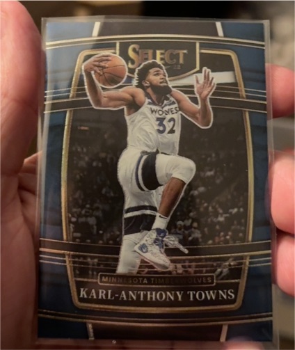 2021-22 Panini Select #10 Karl-Anthony Towns — front
