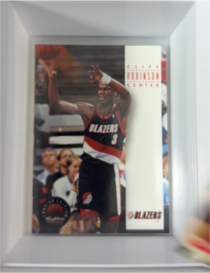 1993-94 SkyBox Premium #154 Clifford Robinson — front