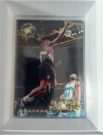 1995-96 Topps Stadium Club #211 Clifford Robinson — front