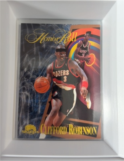 1995-96 SkyBox Premium Honor Roll #270 Clifford Robinson — front