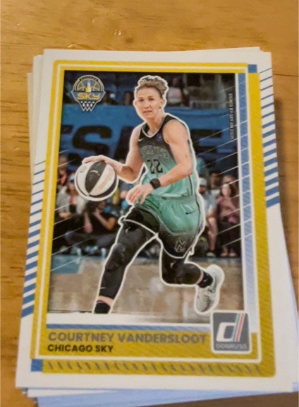 2025 Panini Donruss WNBA #34 Courtney Vandersloot — front