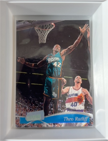 1997-98 Topps Stadium Club #37 Theo Ratliff — front