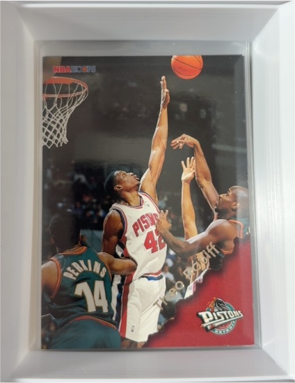 1996-97 Hoops #50 Theo Ratliff Detroit Pistons — front