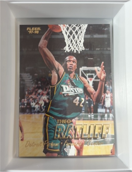 1997-98 Fleer #19 Theo Ratliff — front