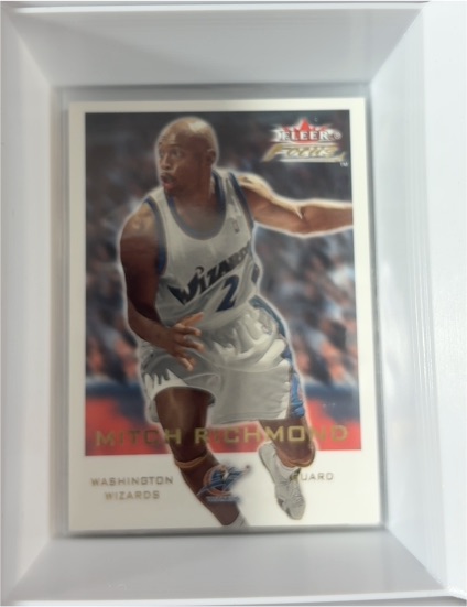 2000-01 Fleer Focus #123 Mitch Richmond — front