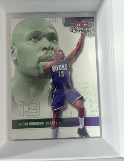 2001-02 Fleer Force #92 Glenn Robinson — front