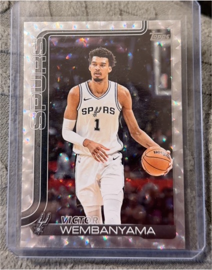 2025-26 Topps #195 Victor Wembanyama Crackleboard Foil — front