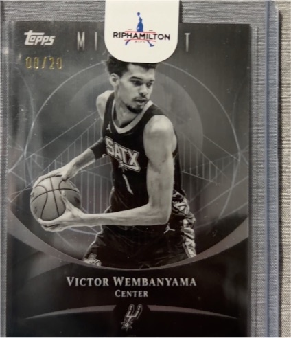 2025-26 Topps Midnight #41 Victor Wembanyama — front
