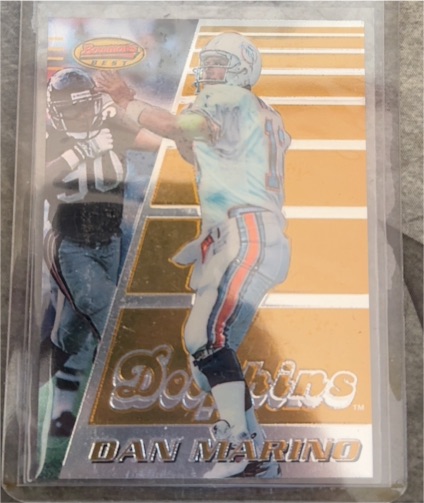 1996 Bowman's Best #10 Dan Marino — front