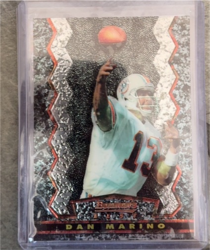1995 Bowman's Best #4 Dan Marino — front