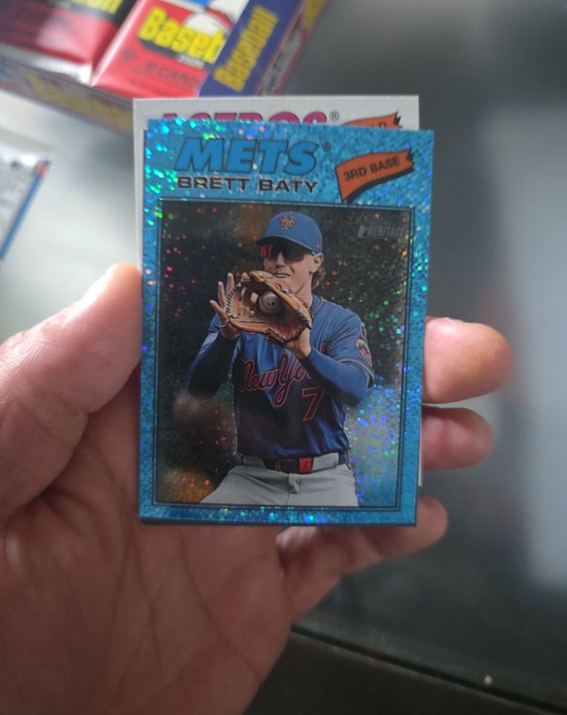 2026 Topps Heritage #19 Brett Baty Light Blue Sparkle Mets — front