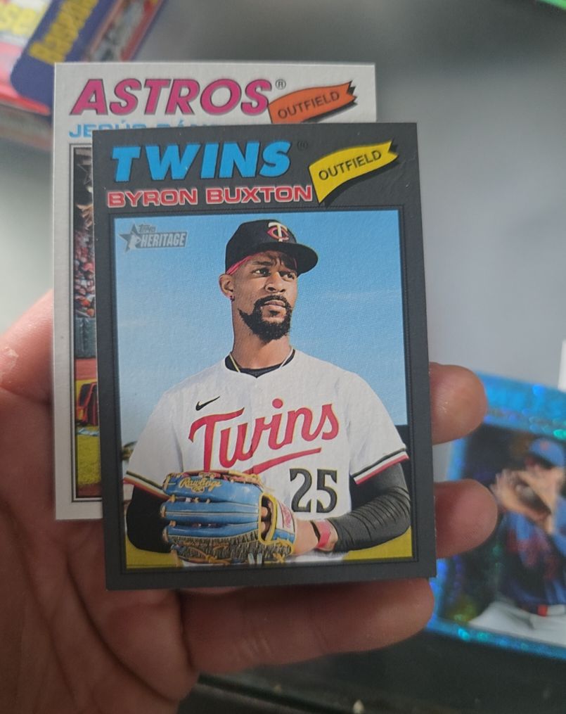 2026 Topps Heritage #253 Byron Buxton — front