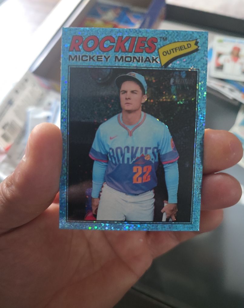 2026 Topps Heritage Chrome #400 Mickey Moniak — front