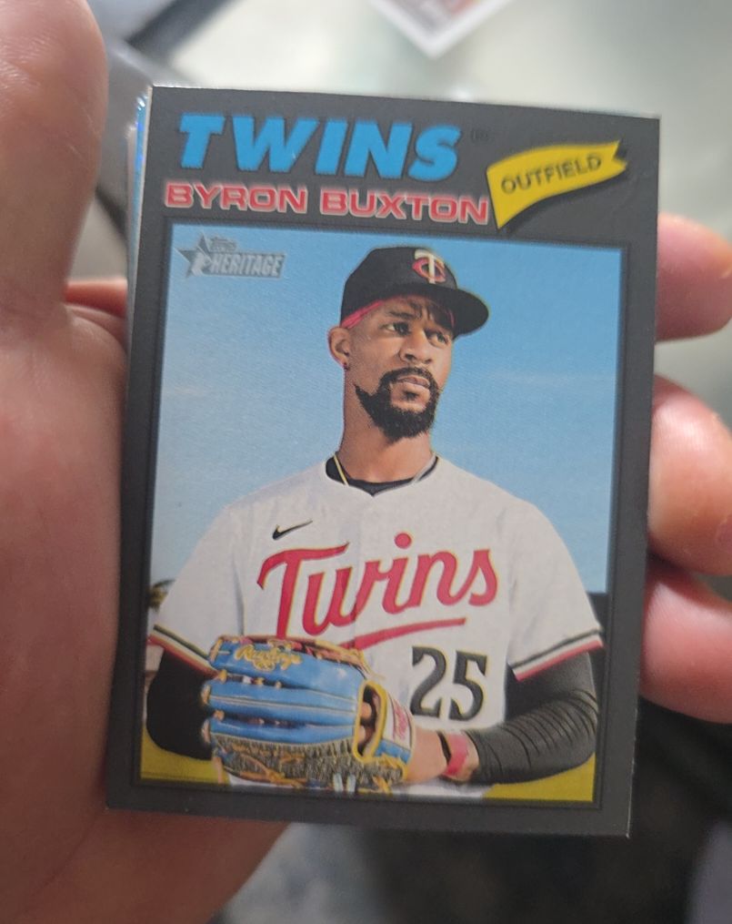 2026 Topps Heritage #253 Byron Buxton — front