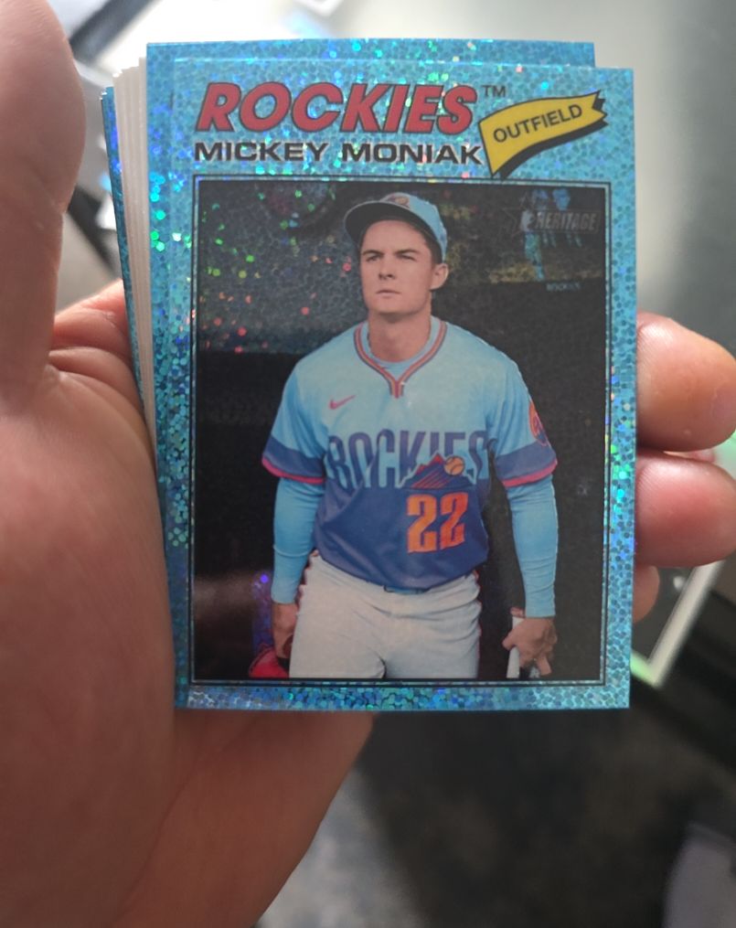 2026 Topps Heritage #400 Mickey Moniak — front