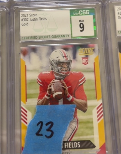 2021 Panini Score #302 Justin Fields — front