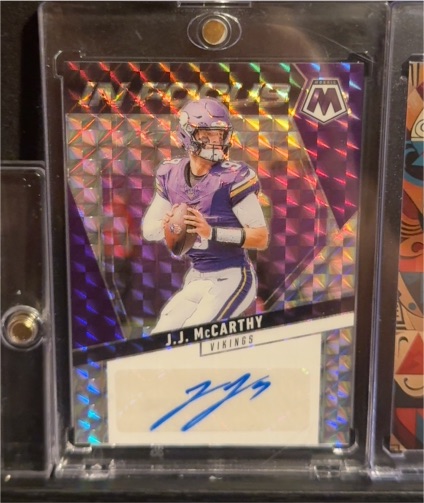 2025 Panini Mosaic In Focus Signatures #IFS-JMY J.J. McCarthy — front