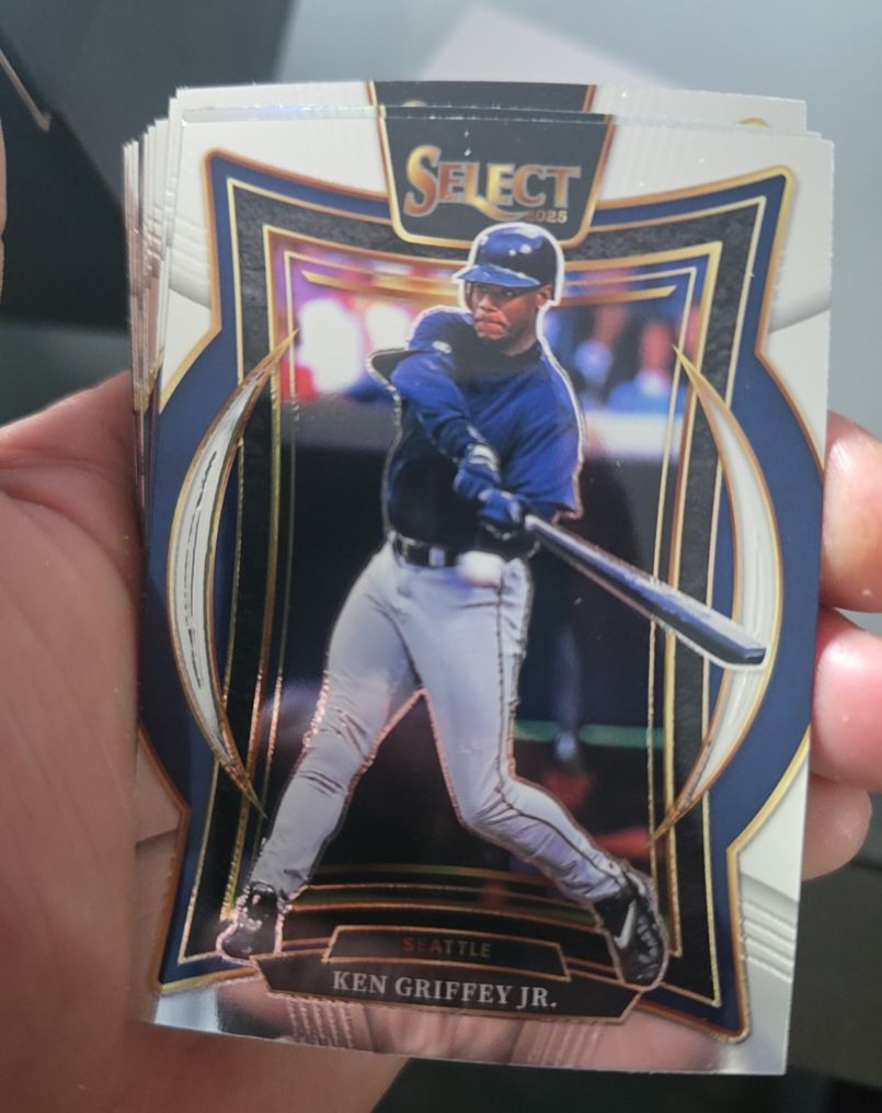 2025 Panini Select #33 Ken Griffey Jr. — front