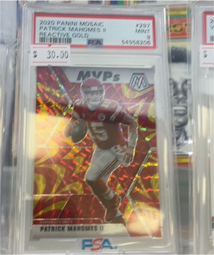 2020 Panini Mosaic #297 Patrick Mahomes II Reactive Gold — front