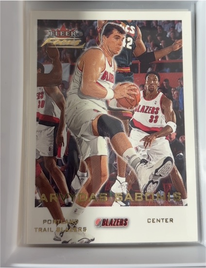 2000-01 Fleer Focus #81 Arvydas Sabonis — front