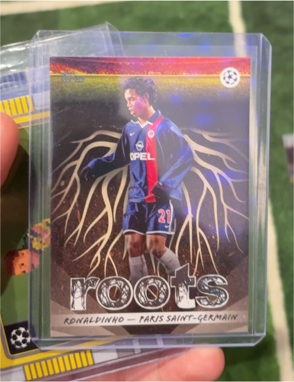 2025-26 Topps UEFA Club Competitions #RT-16 Ronaldinho Roots — front