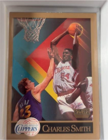1990-91 SkyBox #132 Charles Smith — front