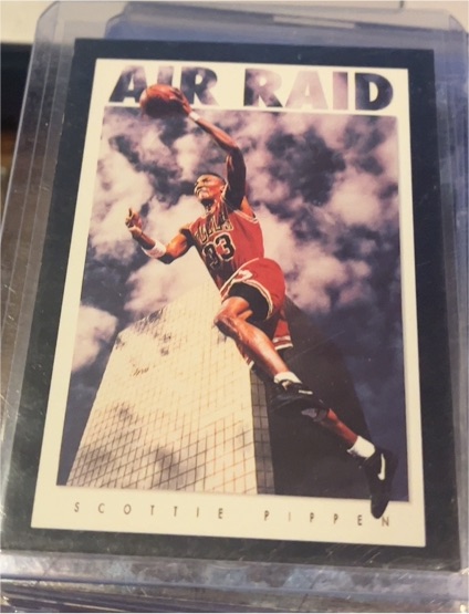 1994 Skybox Air Raid #321 Scottie Pippen — front