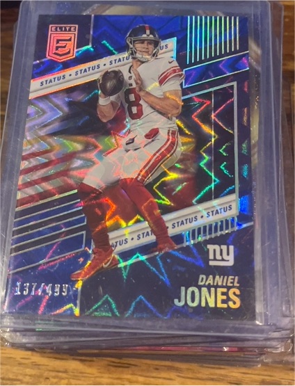 2022 Panini Donruss Elite #8 Daniel Jones Status Explosion — front
