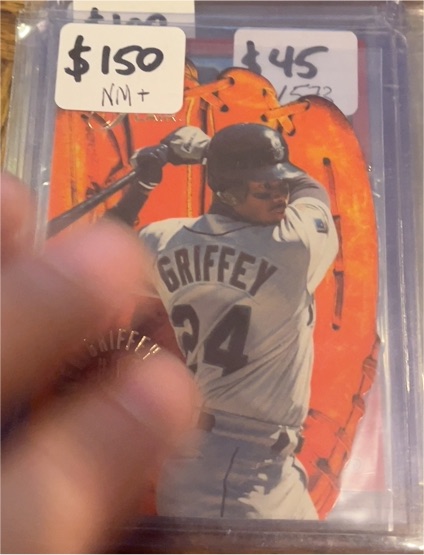 1994 Flair #3 Ken Griffey Jr. Hot Gloves — front