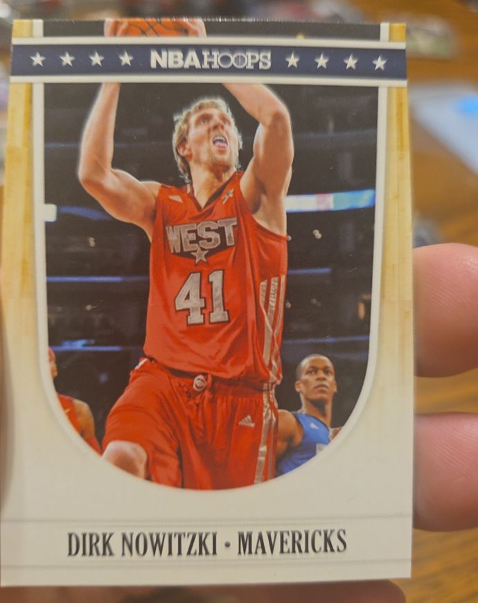 2011-12 Panini NBA Hoops #261 Dirk Nowitzki — front