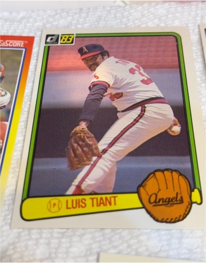 1983 Donruss #542 Luis Tiant — front