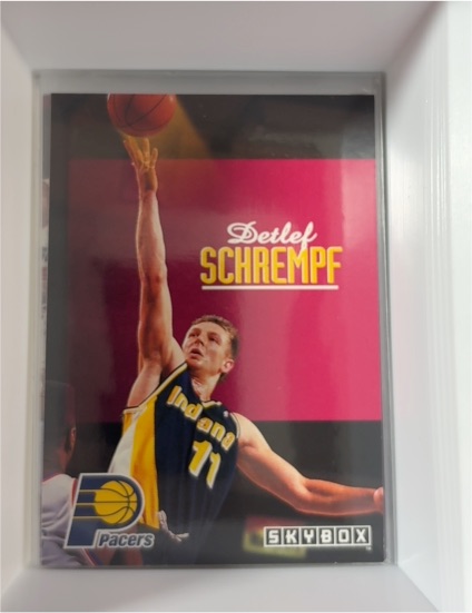 1992-93 SkyBox #99 Detlef Schrempf — front