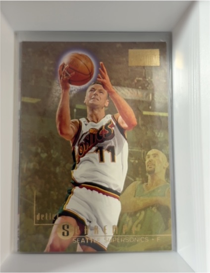 1996 SkyBox Premium #112 Detlef Schrempf — front