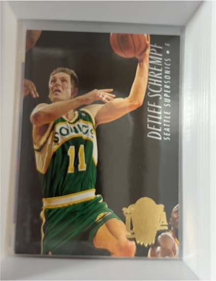 1994-95 Fleer Ultra #181 Detlef Schrempf — front