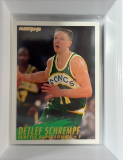 1994-95 Fleer #218 Detlef Schrempf — front