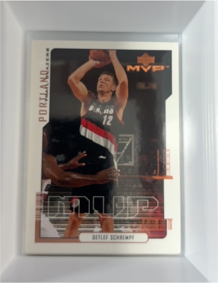 2000-01 Upper Deck MVP #144 Detlef Schrempf — front