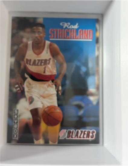 1992-93 SkyBox #394 Rod Strickland — front