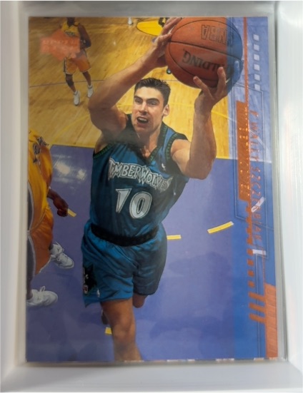 2000-01 Upper Deck #99 Wally Szczerbiak — front