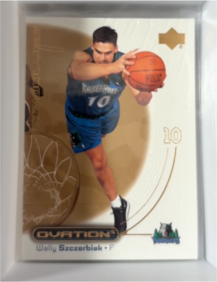 2000-01 Upper Deck Ovation #32 Wally Szczerbiak — front