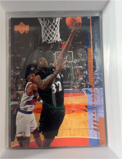 2000-01 Upper Deck #98 Kevin Garnett — front